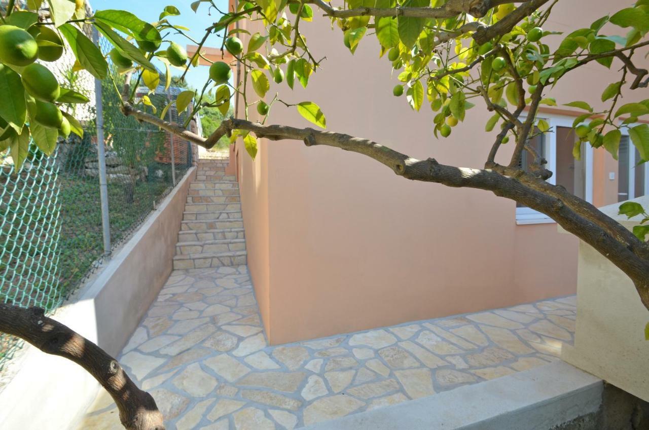Apartments Daniela Завалатица Экстерьер фото
